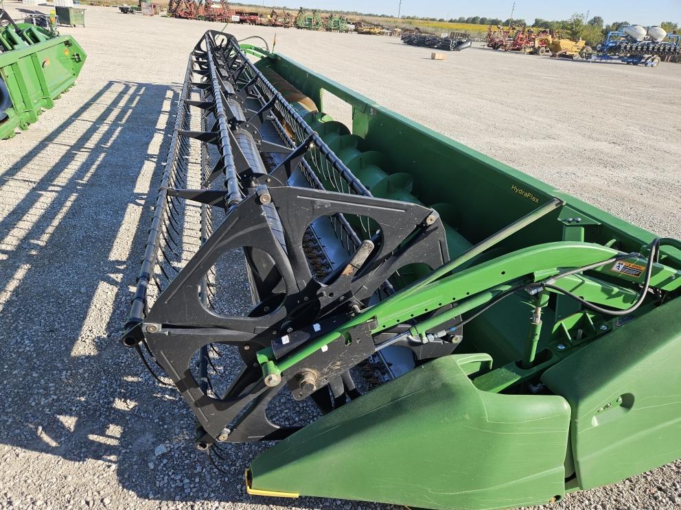 Image for 2010 John Deere 635F