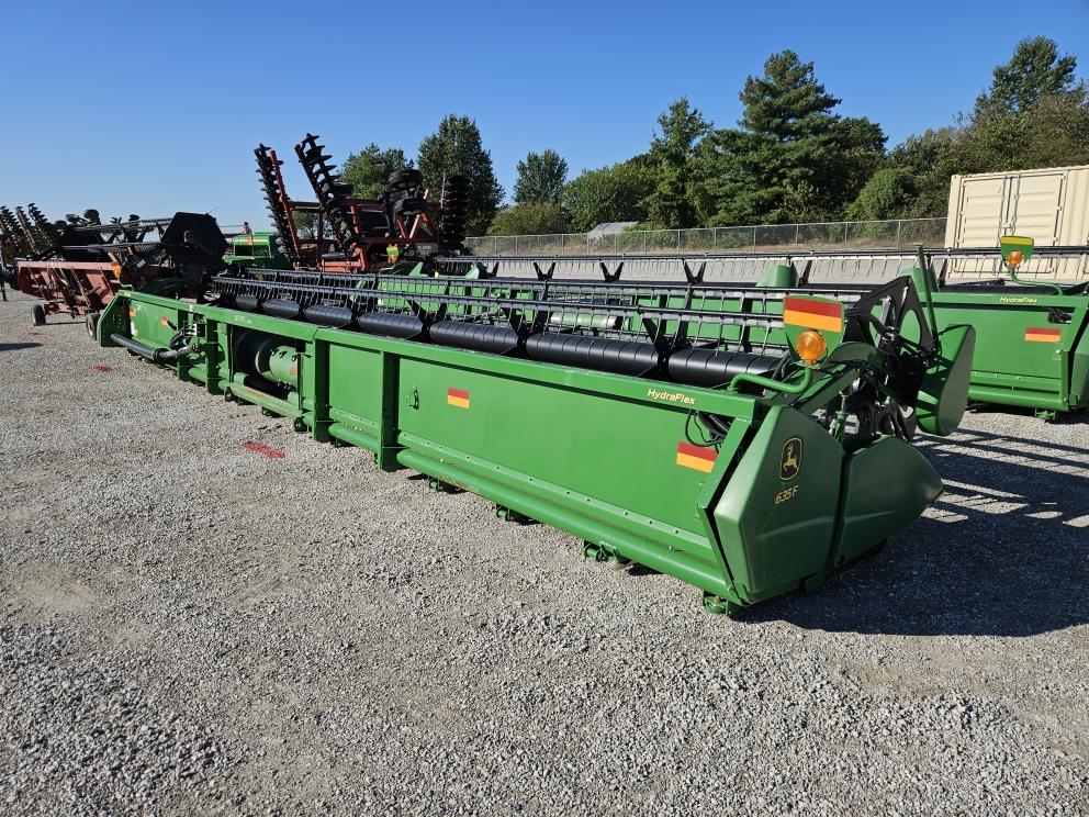 Image for 2010 John Deere 635F
