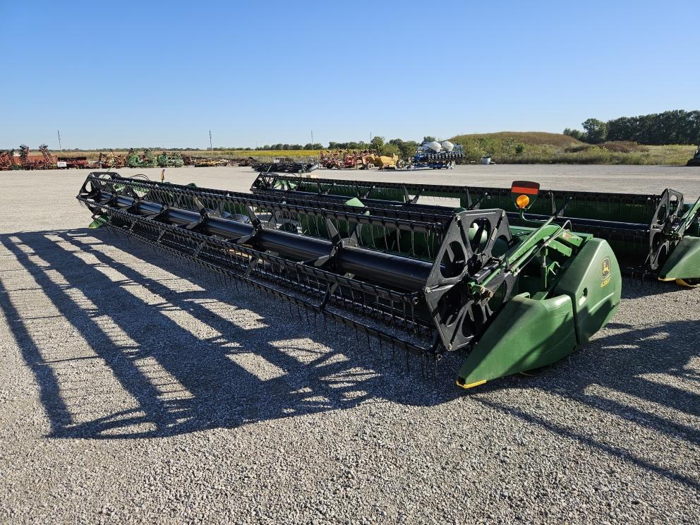 Image for 2010 John Deere 635F