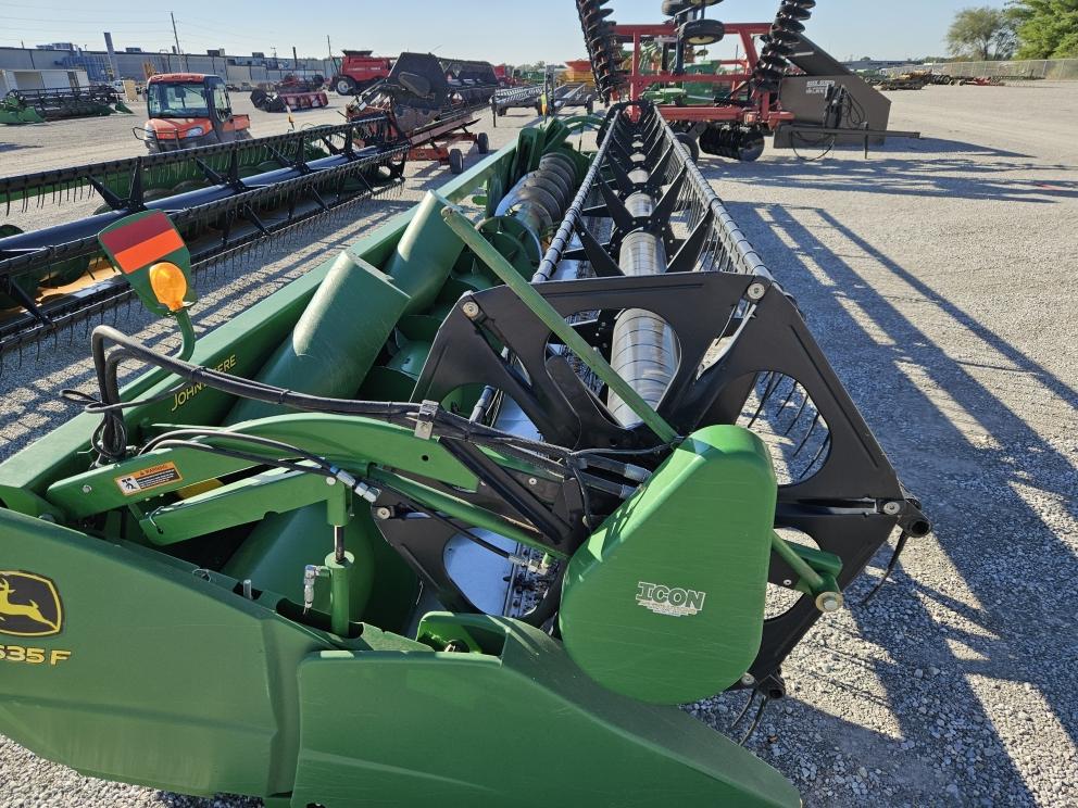 Image for 2010 John Deere 635F