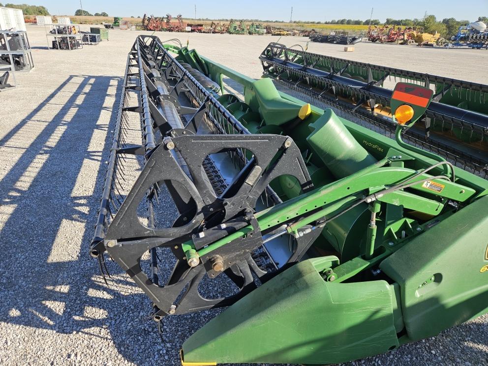 Image for 2010 John Deere 635F