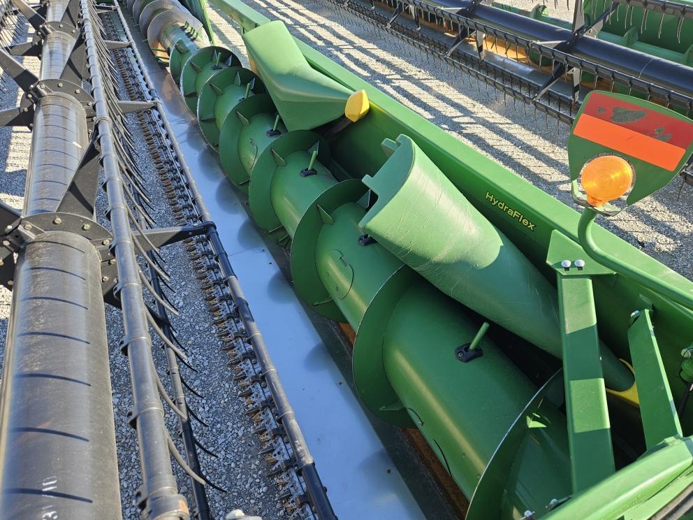 Image for 2010 John Deere 635F