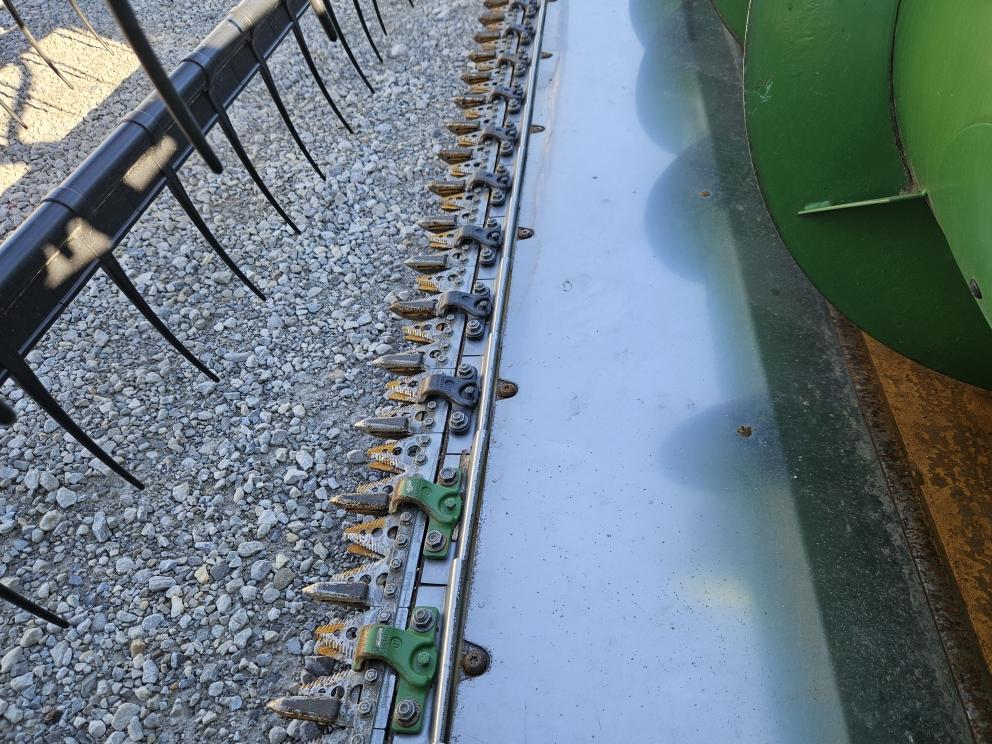 Image for 2010 John Deere 635F