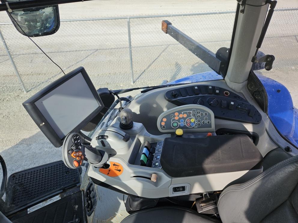 Image for 2015 New Holland T8.410