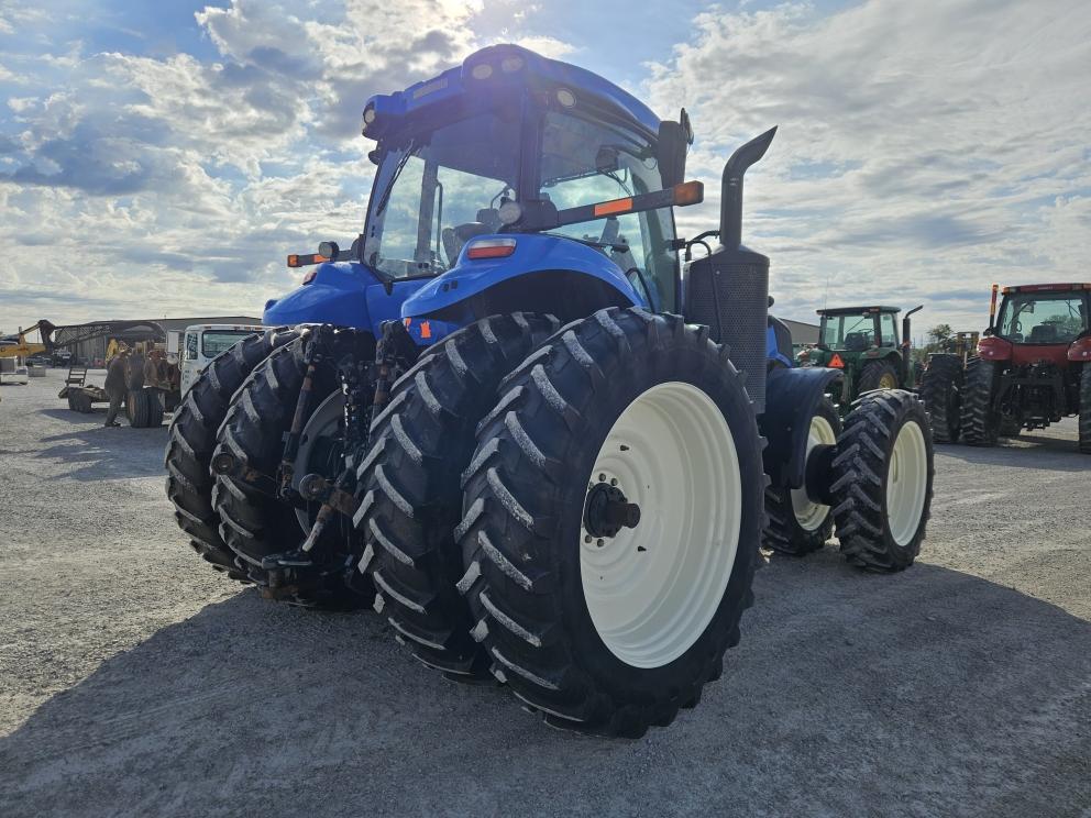 Image for 2015 New Holland T8.410