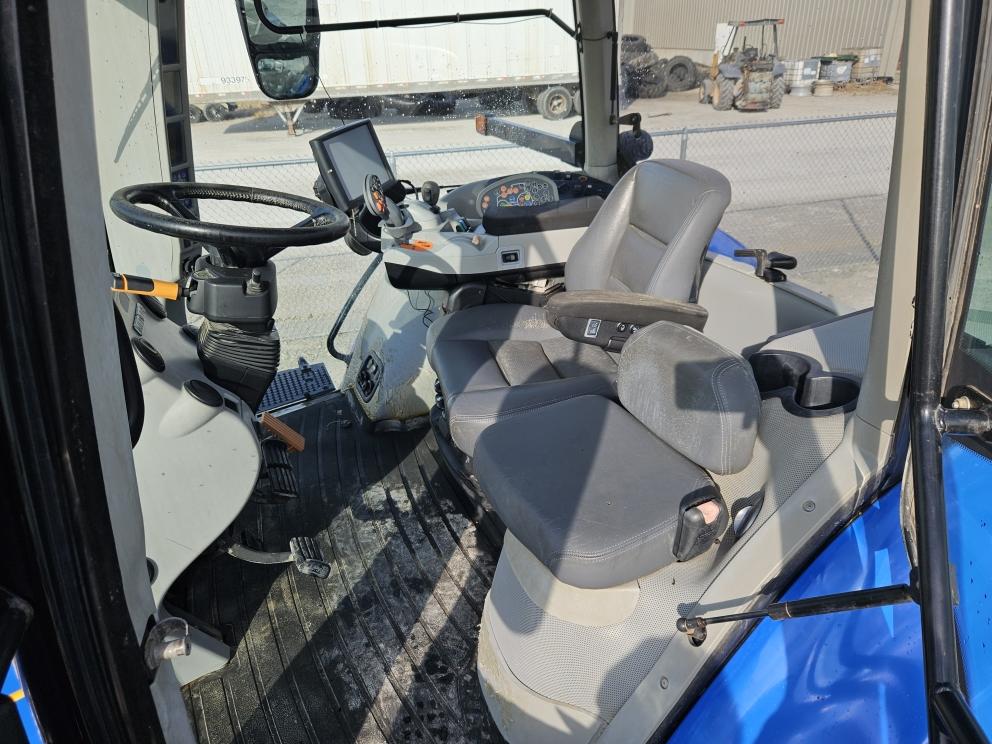 Image for 2015 New Holland T8.410