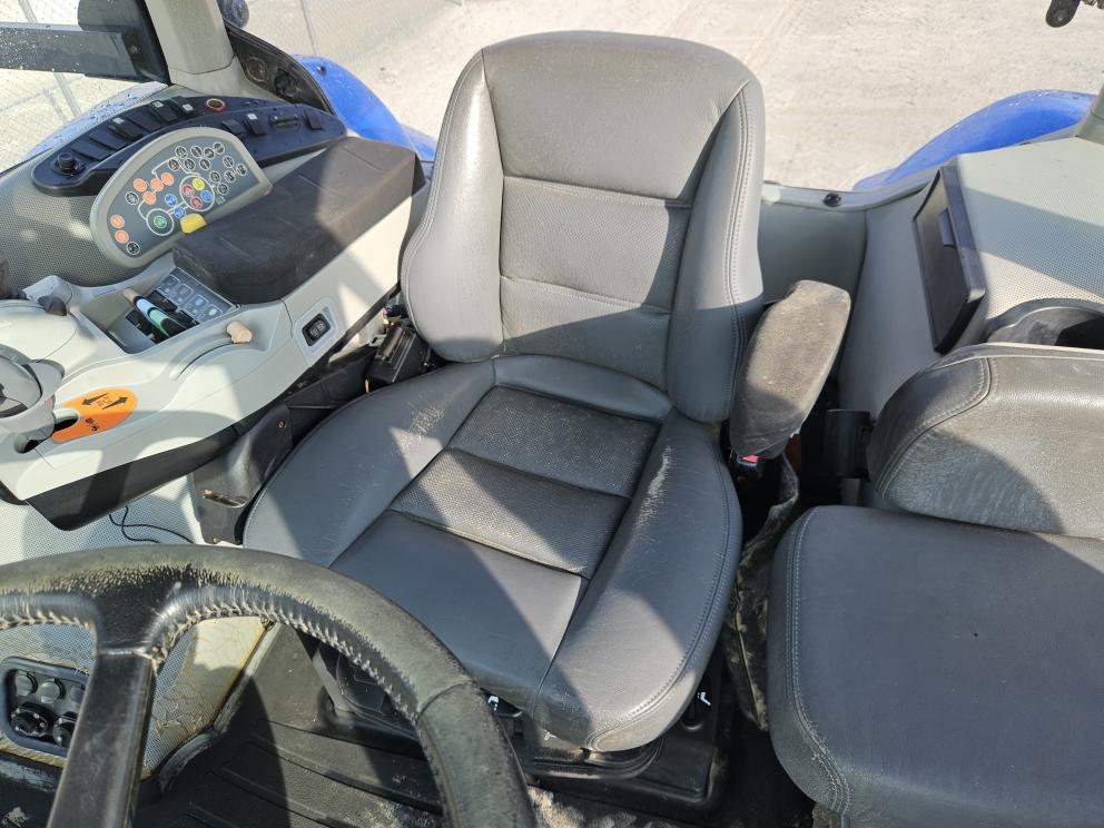 Image for 2015 New Holland T8.410