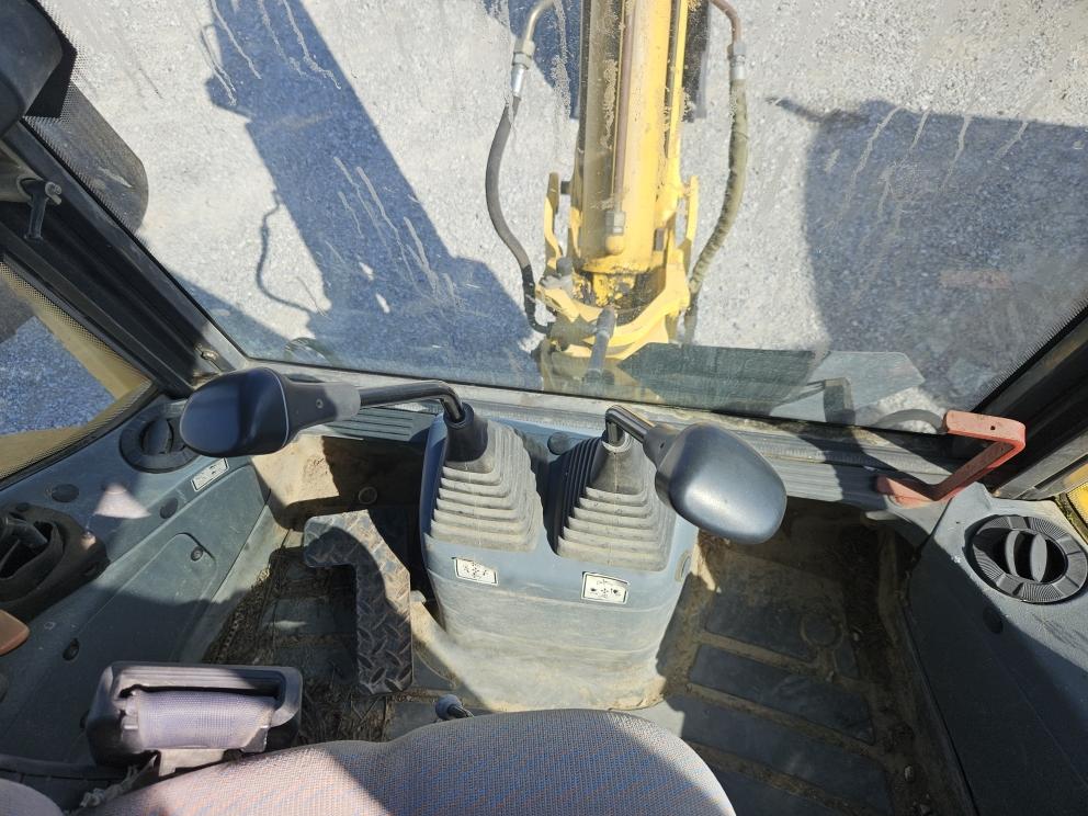 Image for 2004 New Holland LB75B