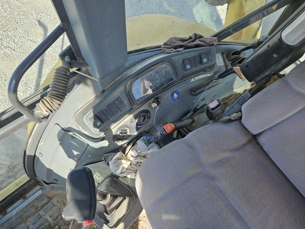 Image for 2004 New Holland LB75B