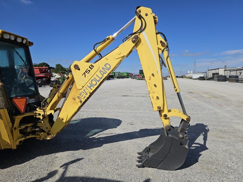 Image for 2004 New Holland LB75B