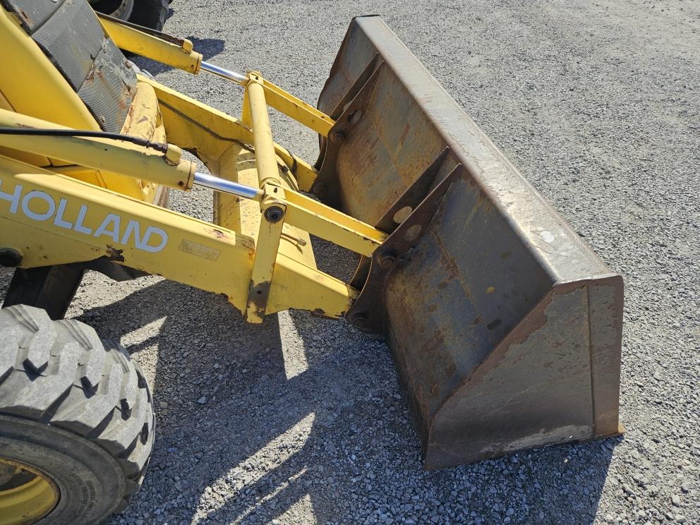 Image for 2004 New Holland LB75B