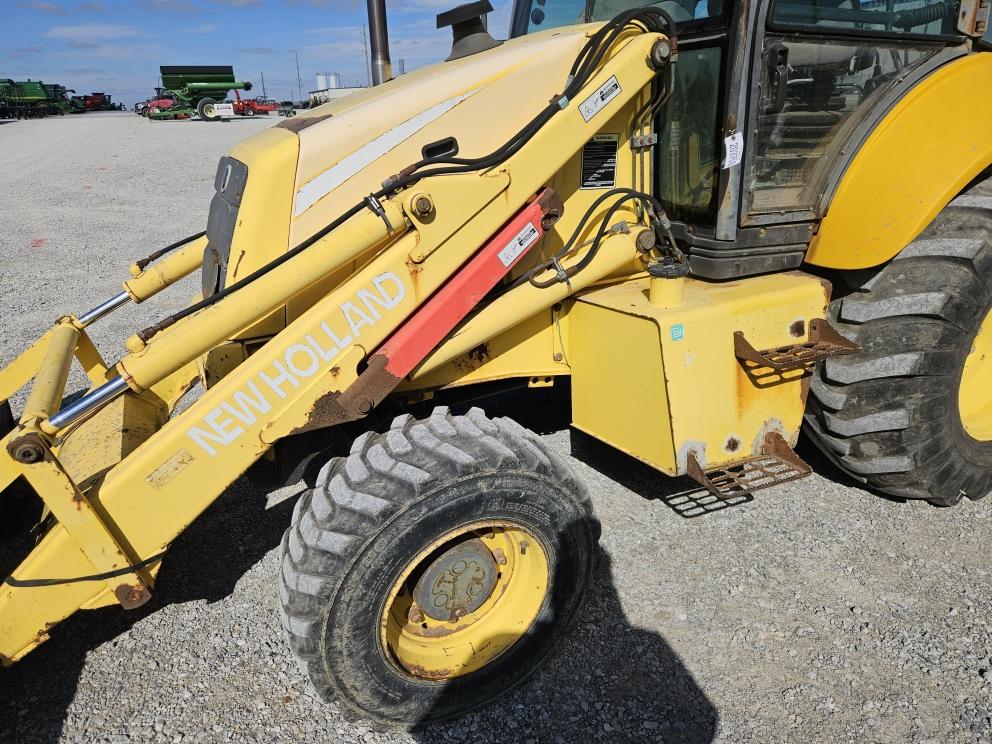 Image for 2004 New Holland LB75B