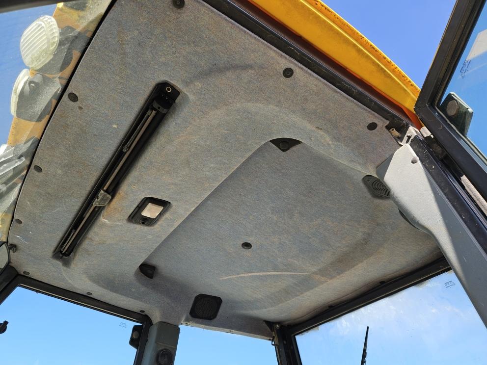 Image for 2004 New Holland LB75B