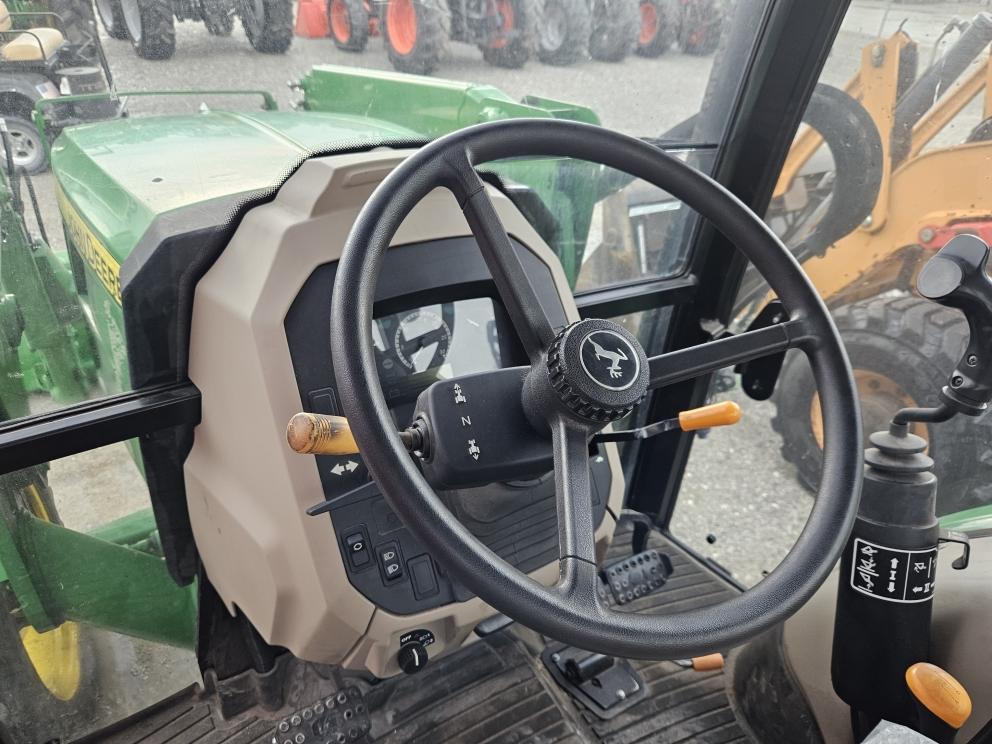 Image for 2016 John Deere 5075E