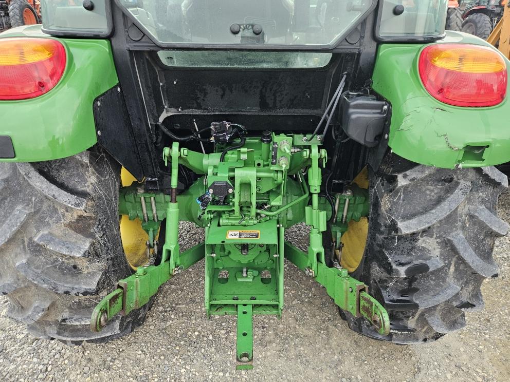 Image for 2016 John Deere 5075E