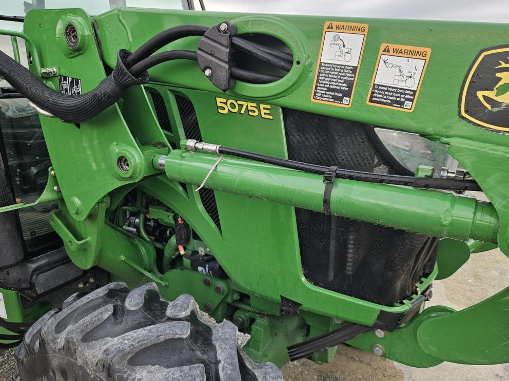 Image for 2016 John Deere 5075E