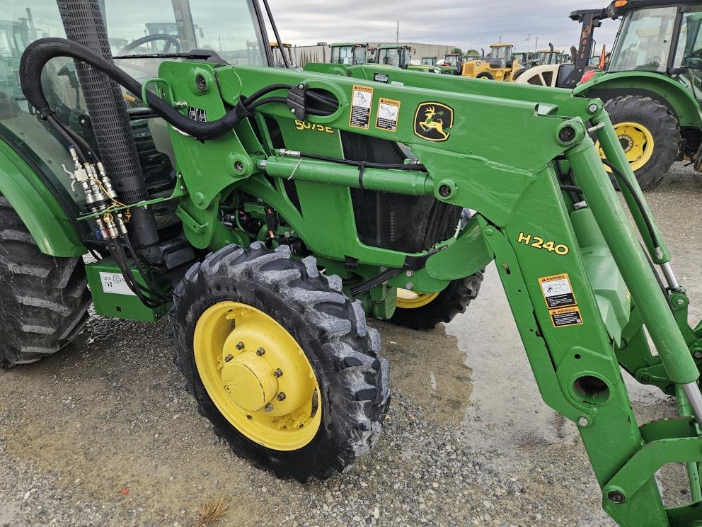 Image for 2016 John Deere 5075E