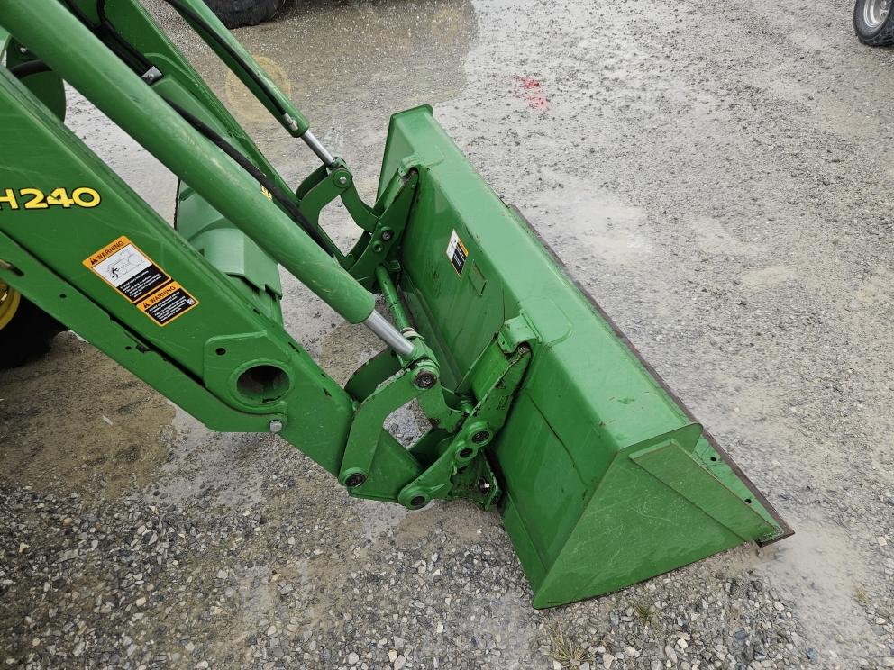 Image for 2016 John Deere 5075E