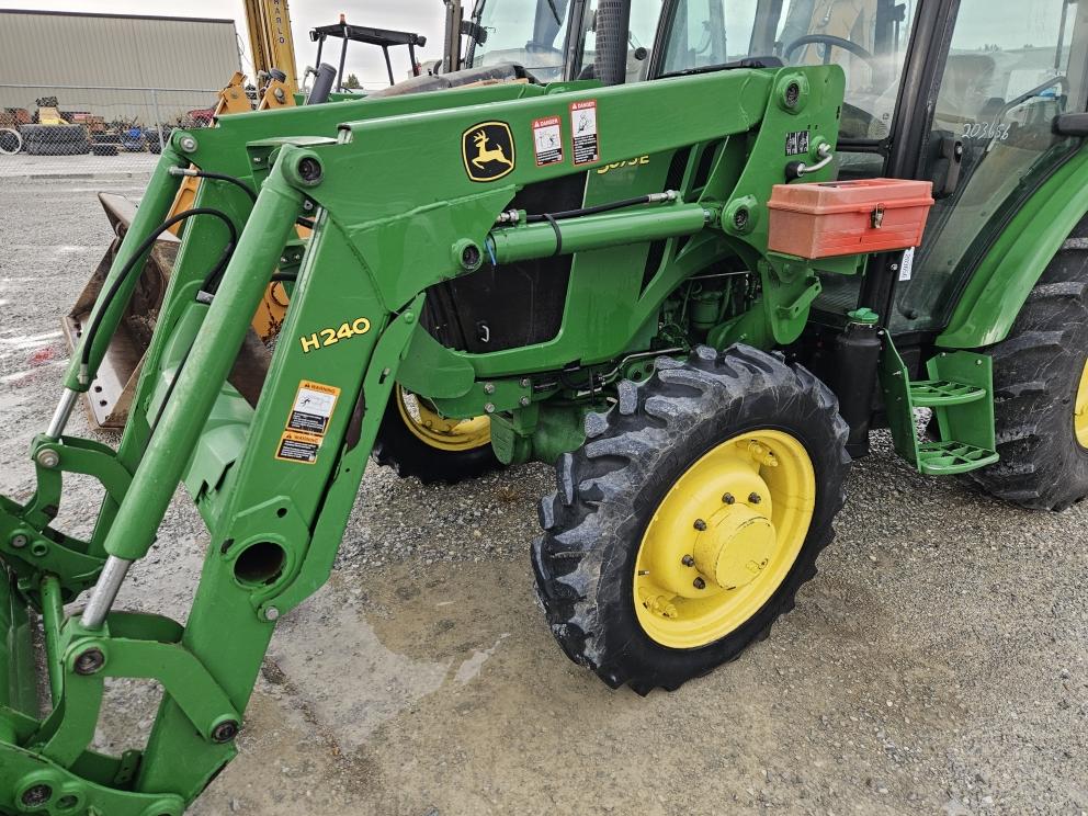Image for 2016 John Deere 5075E