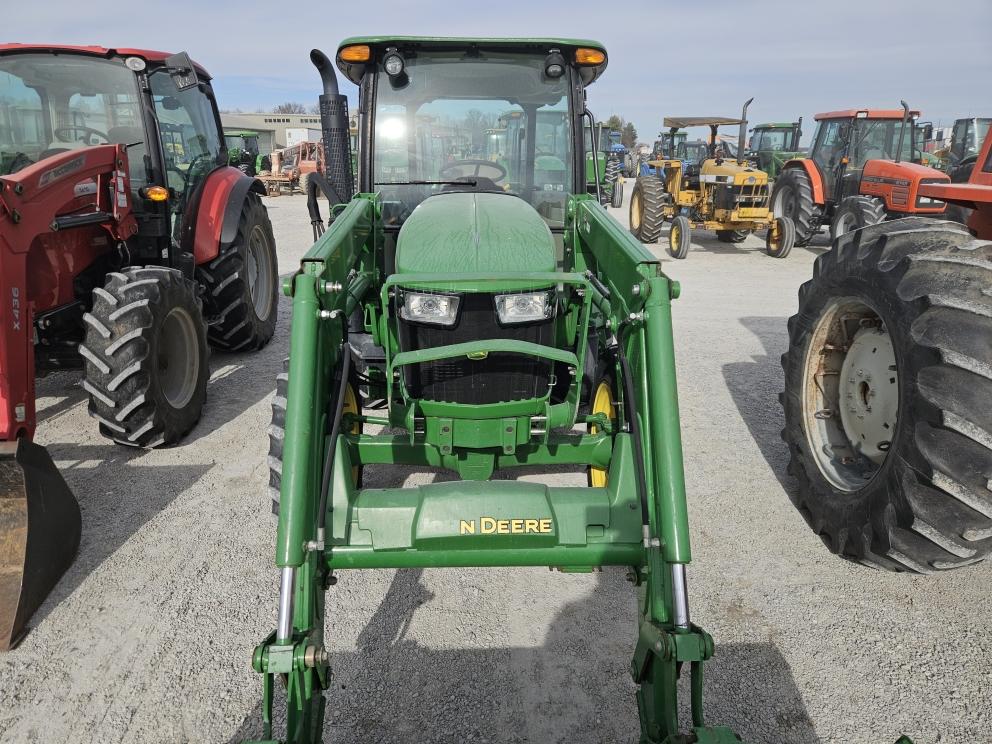 Image for 2016 John Deere 5075E