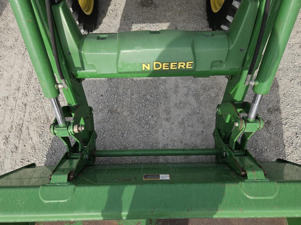 Image for 2016 John Deere 5075E