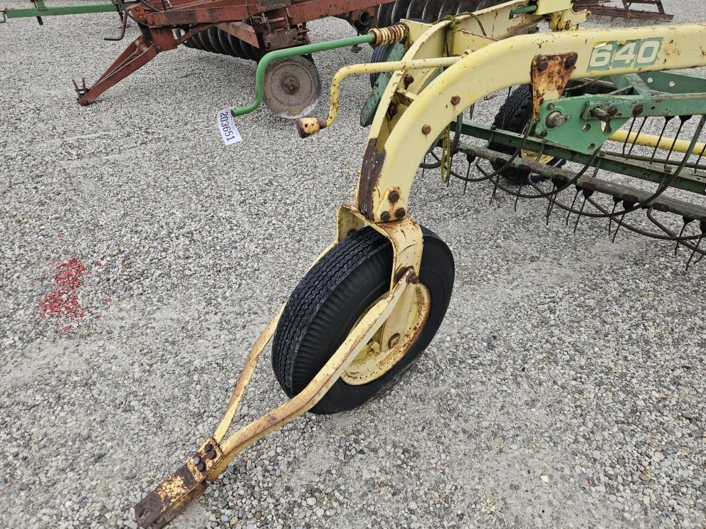 Image for John Deere 640