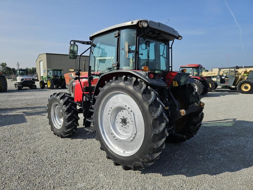 Image for 2021 Massey Ferguson 6712
