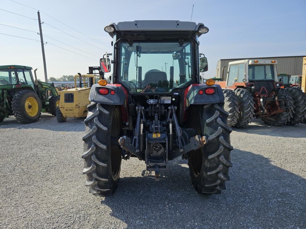 Image for 2021 Massey Ferguson 6712