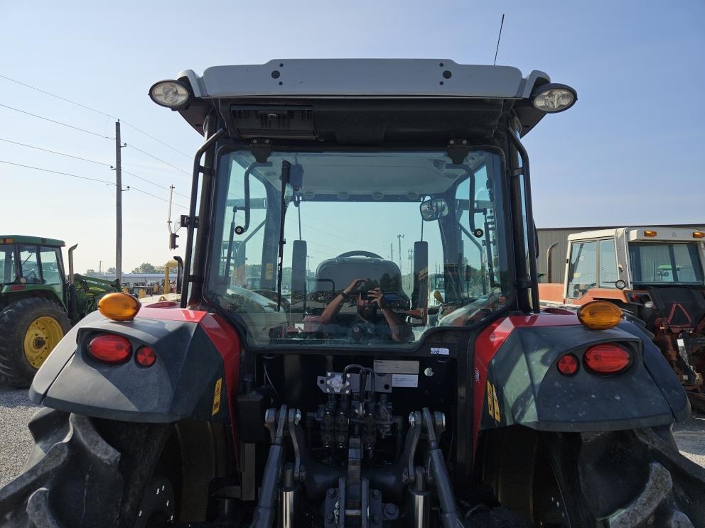 Image for 2021 Massey Ferguson 6712