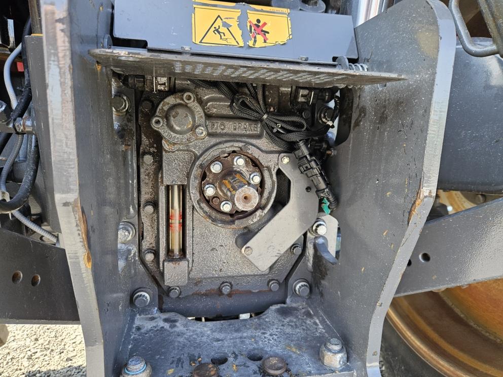 Image for 2021 Massey Ferguson 6712