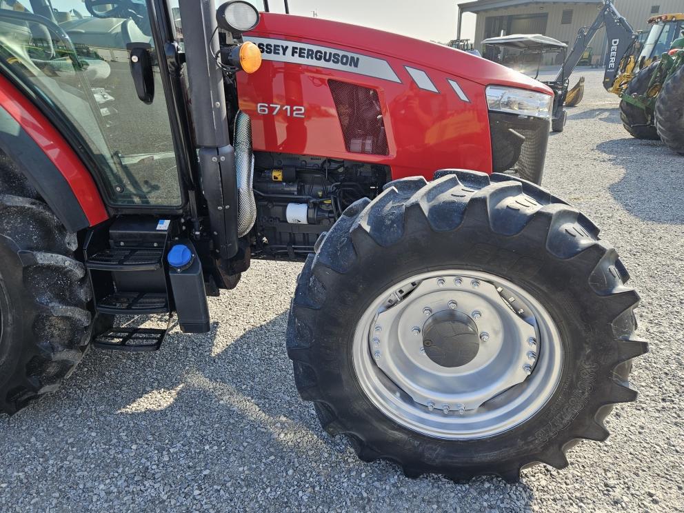Image for 2021 Massey Ferguson 6712