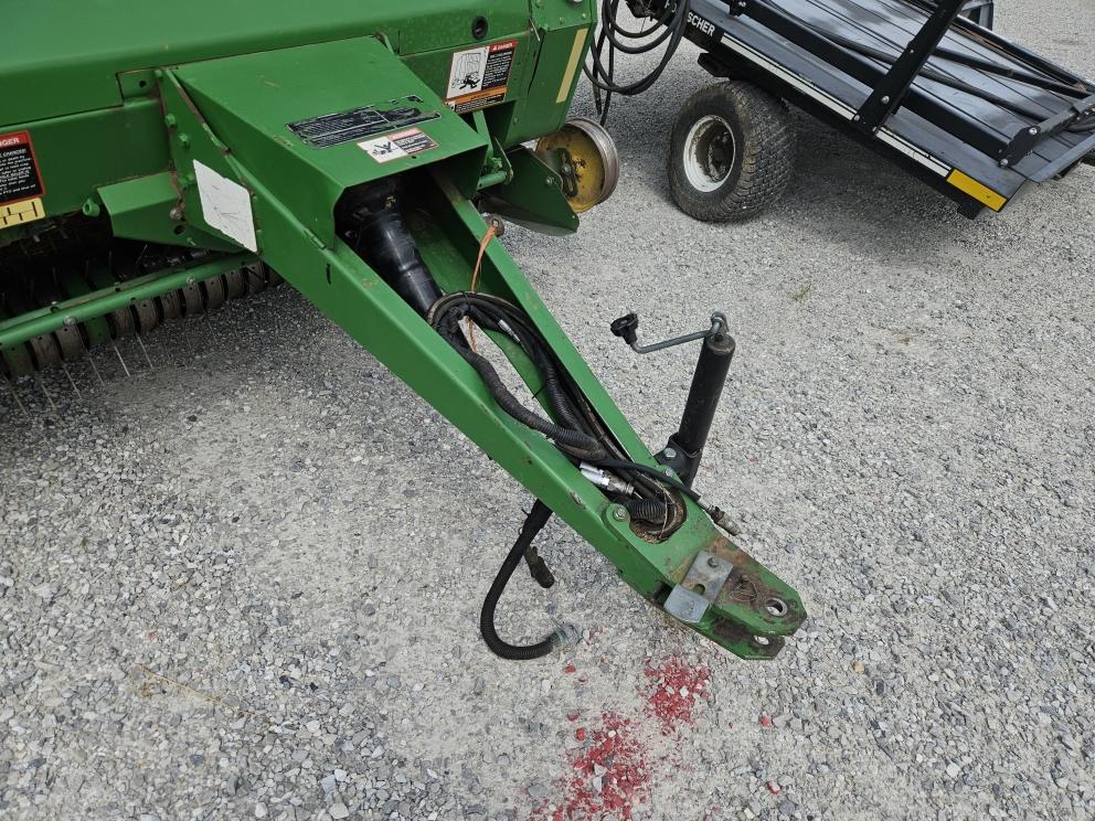 Image for 2001 John Deere 567