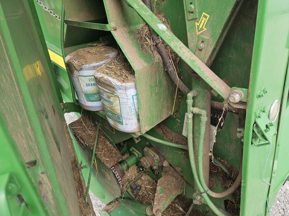 Image for 2001 John Deere 567