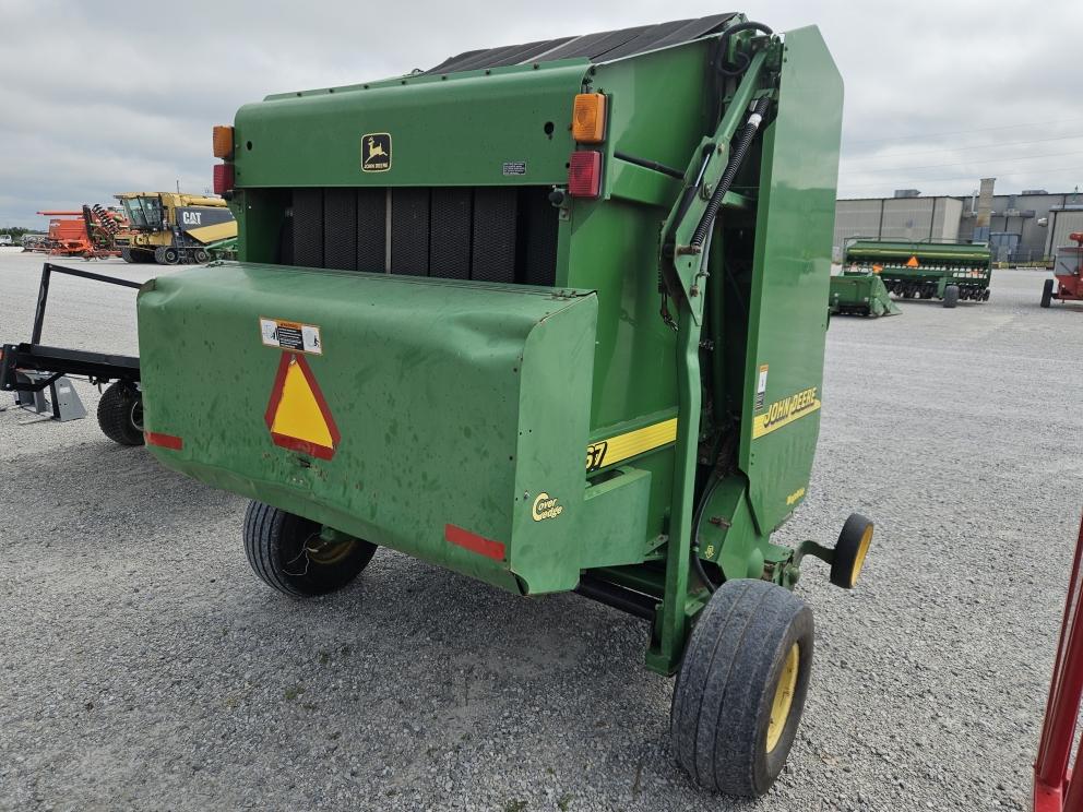 Image for 2001 John Deere 567