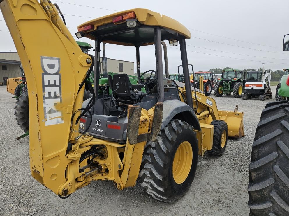 Image for 2004 John Deere 310G