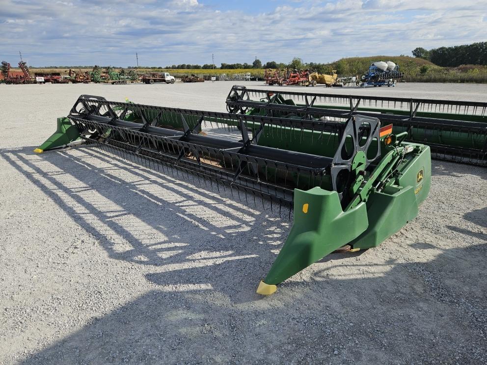 Image for 2002 John Deere 925F