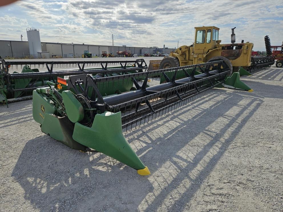 Image for 2002 John Deere 925F