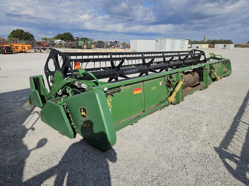 Image for 2002 John Deere 925F