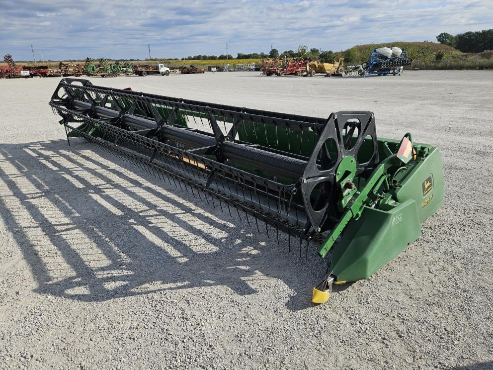 Image for 2001 John Deere 925F