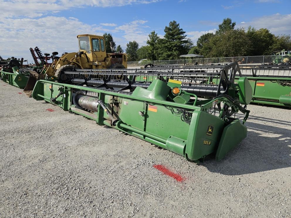 Image for 2001 John Deere 925F