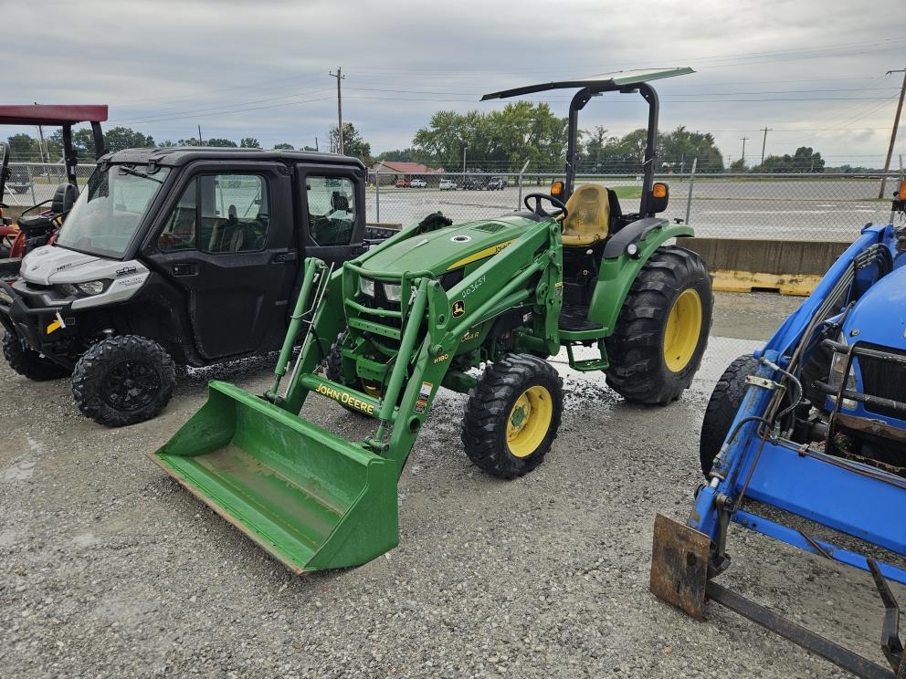 Image for 2015 John Deere 4044R