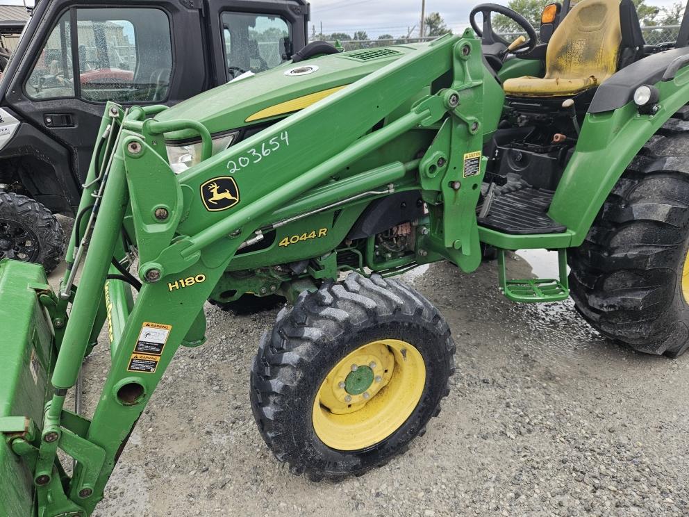 Image for 2015 John Deere 4044R