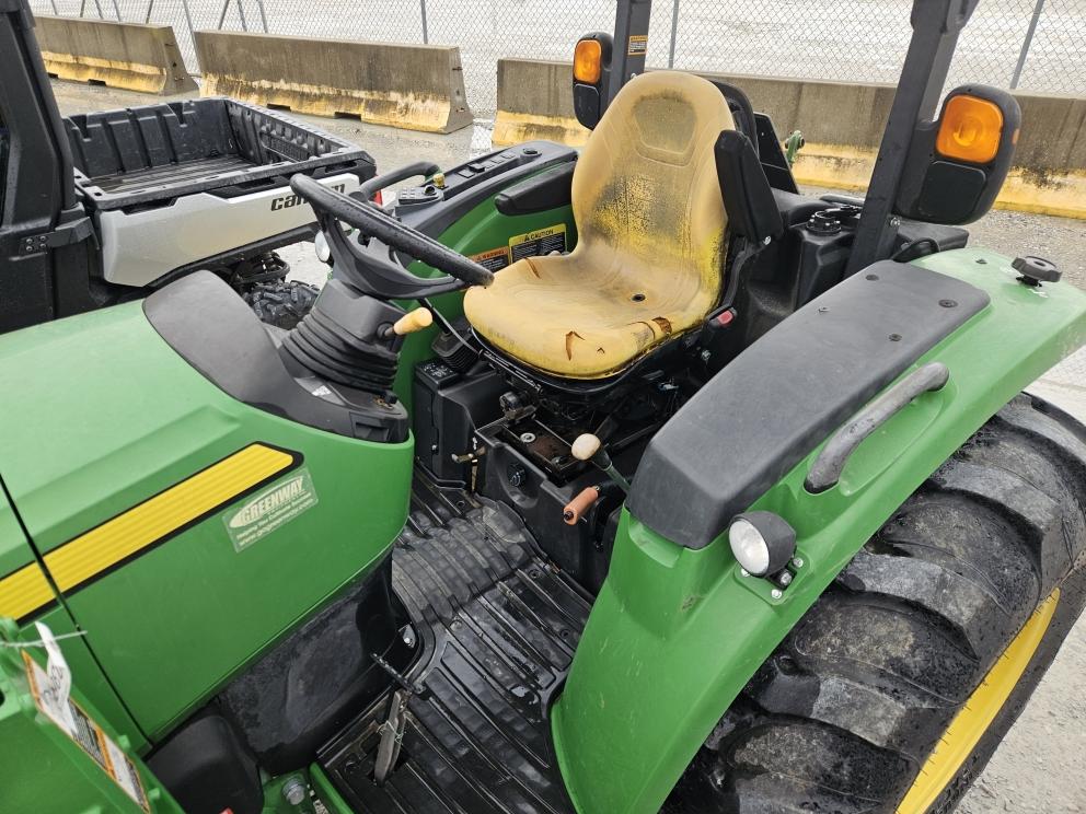 Image for 2015 John Deere 4044R