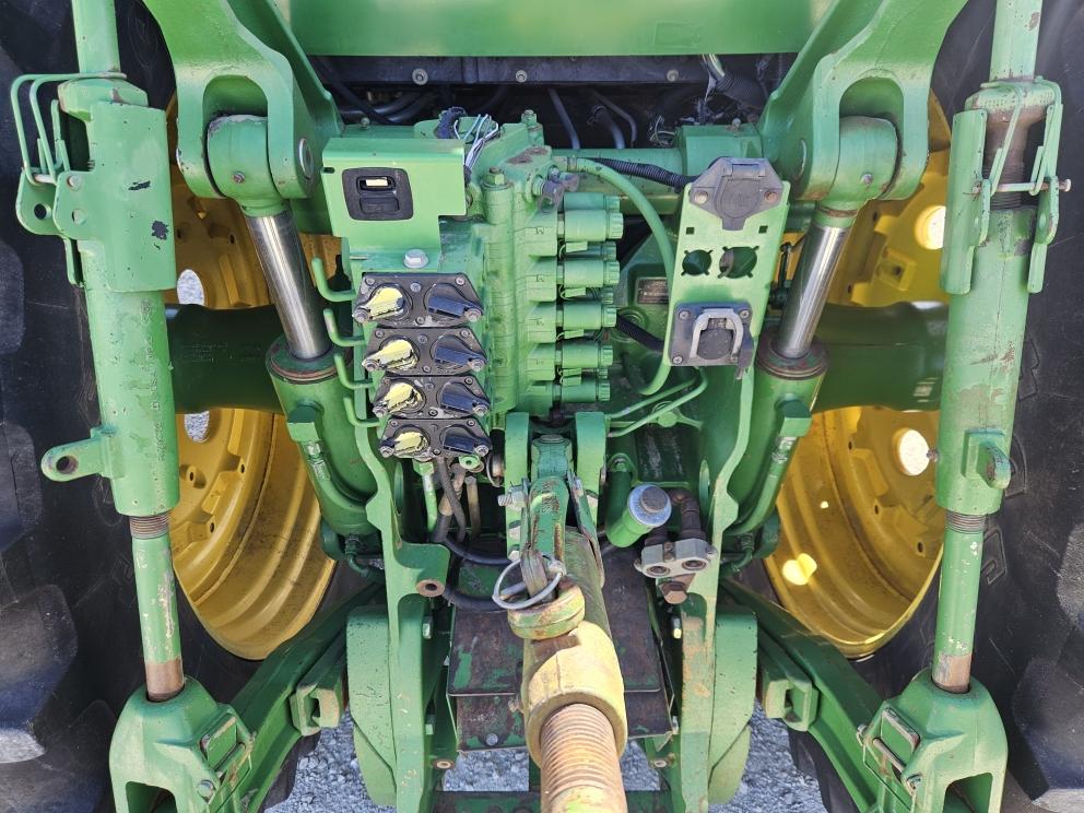 Image for 2005 John Deere 8420