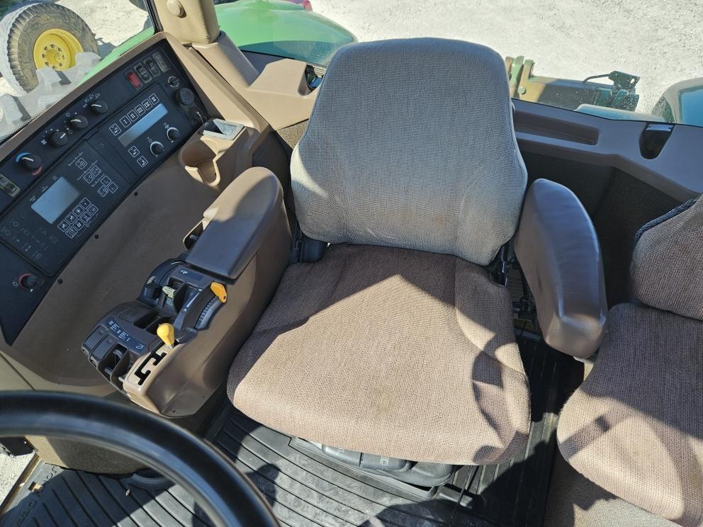 Image for 2005 John Deere 8420