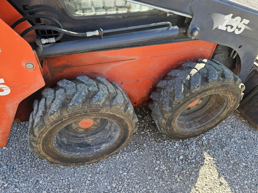 Image for 2004 Thomas 135