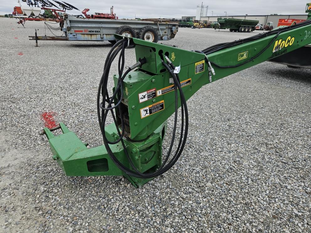 Image for 2013 John Deere 946