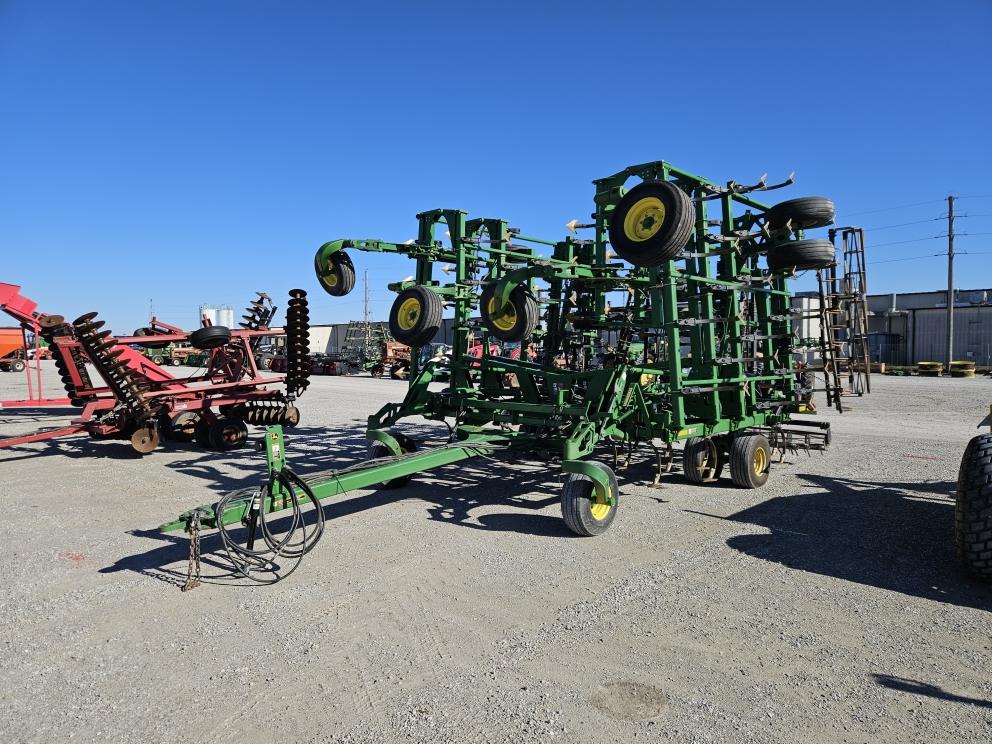 Image for 2007 John Deere 2210