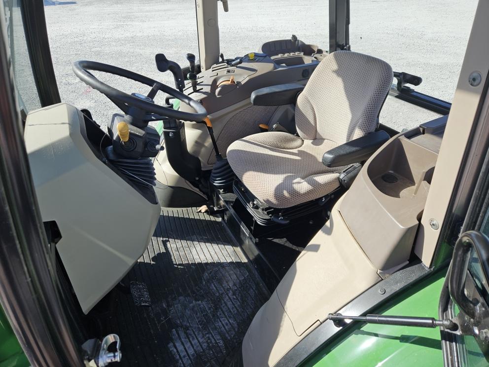 Image for 2019 John Deere 5090E