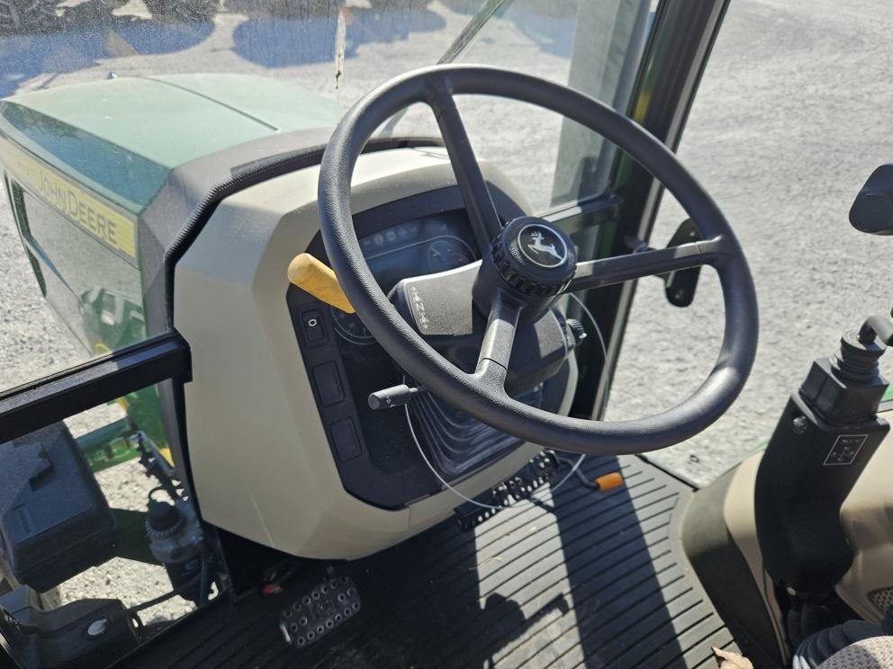 Image for 2019 John Deere 5090E